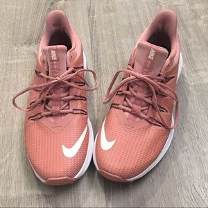NEW Nike Quest Rust Pink sneakers, Size 8